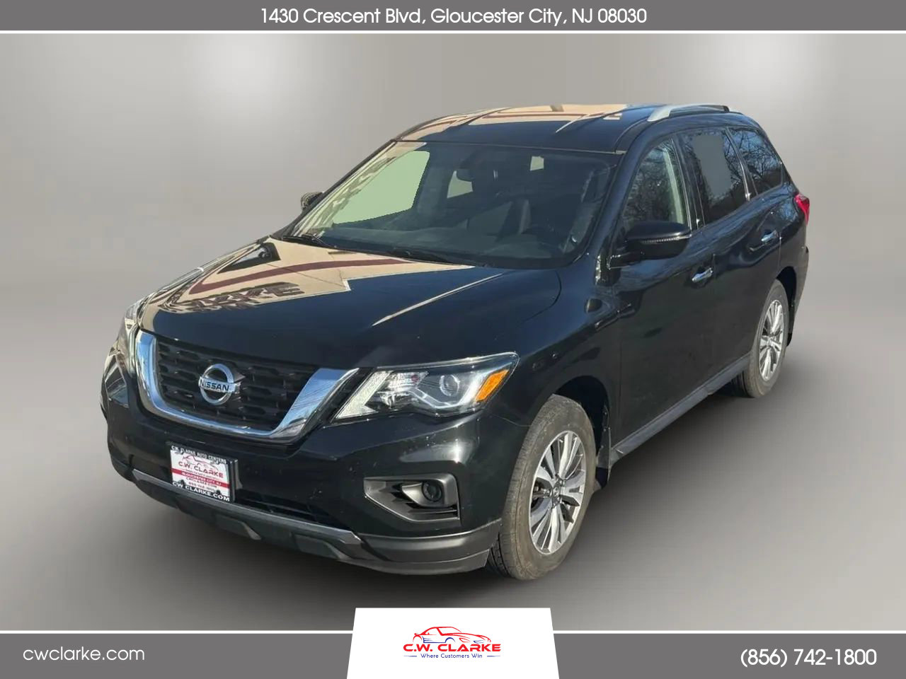 Used 2017 Nissan Pathfinder S image 2