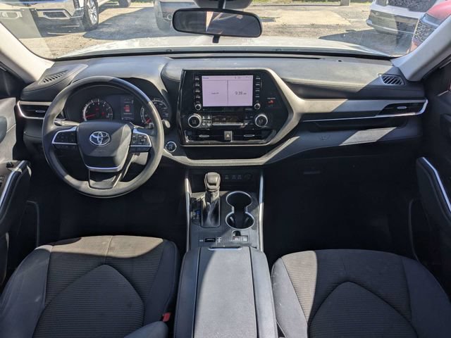 Used 2022 Toyota Highlander L FWD image 13