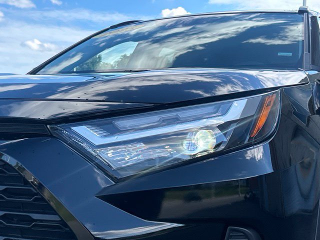 Used 2025 Toyota RAV4 XLE AWD/4WD image 10