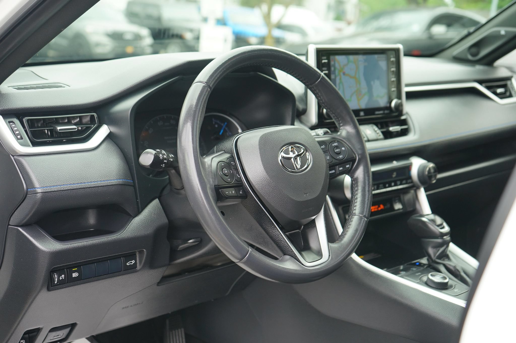 Used 2019 Toyota RAV4 XSE AWD/4WD image 11