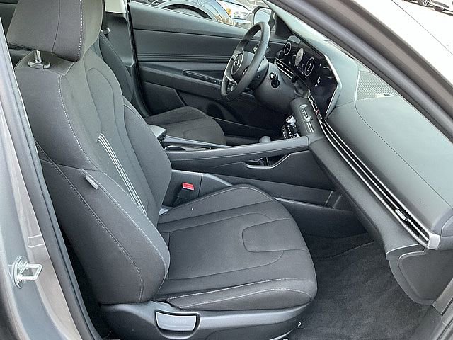 Used 2023 Hyundai Elantra SEL w/ Convenience Package image 20