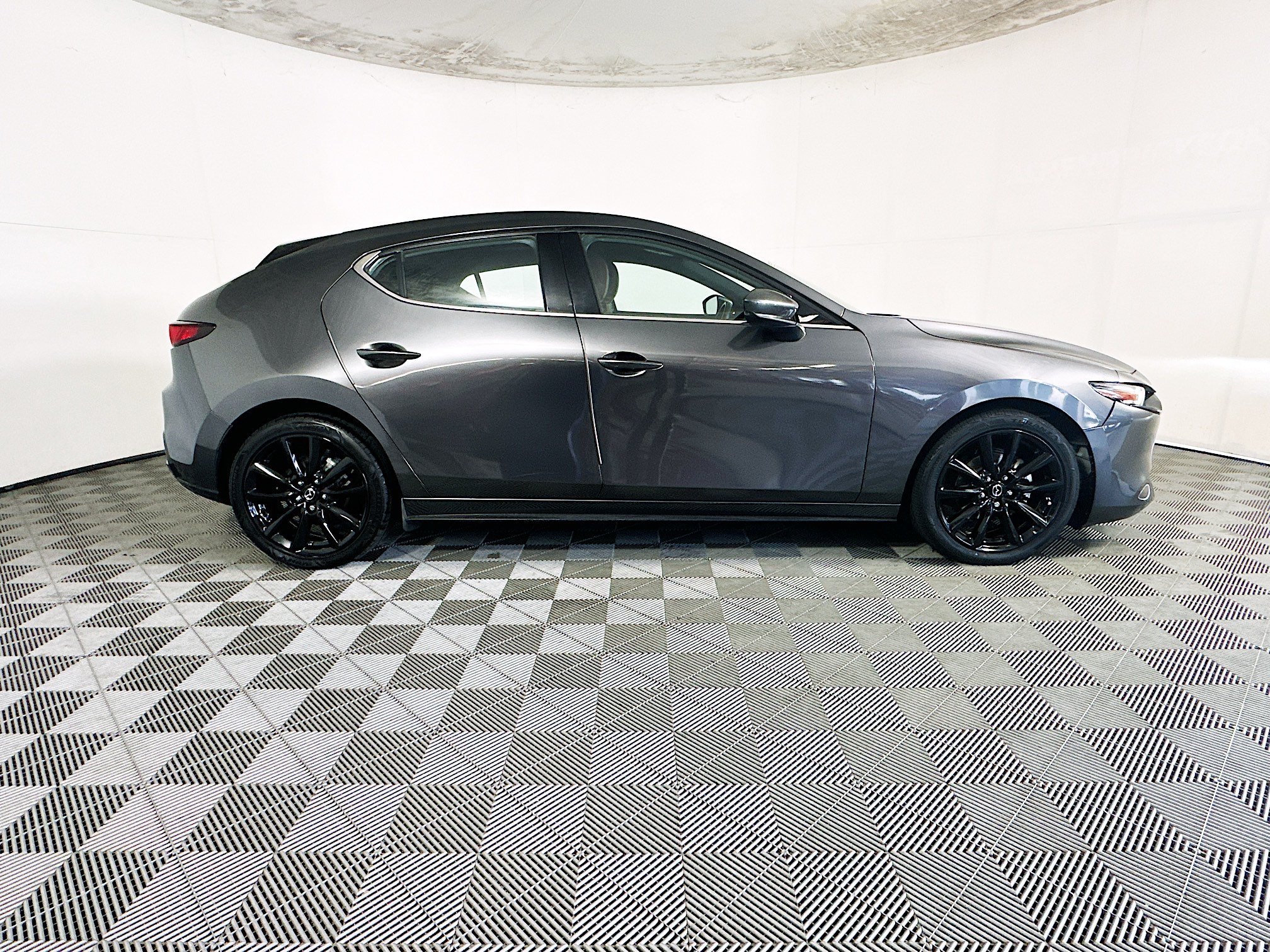 Used 2021 MAZDA MAZDA3 s FWD image 2