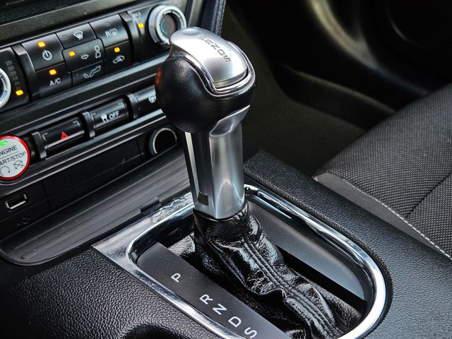 Used 2015 Ford Mustang Coupe RWD image 14
