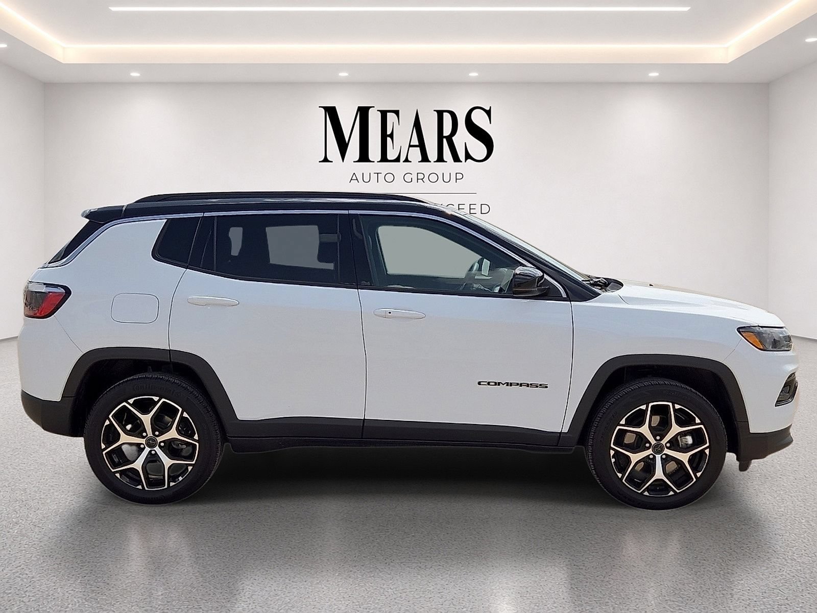 Used 2025 Jeep Compass Limited AWD/4WD image 6