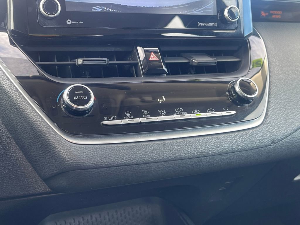 Used 2022 Toyota Corolla LE image 23