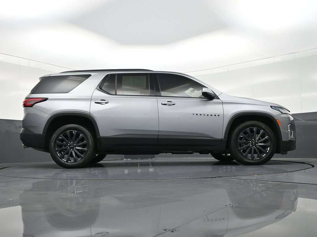 Used 2023 Chevrolet Traverse RS image 32