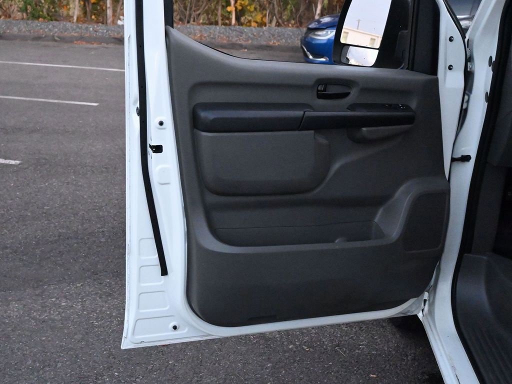 Used 2020 Nissan NV 2500 S image 34