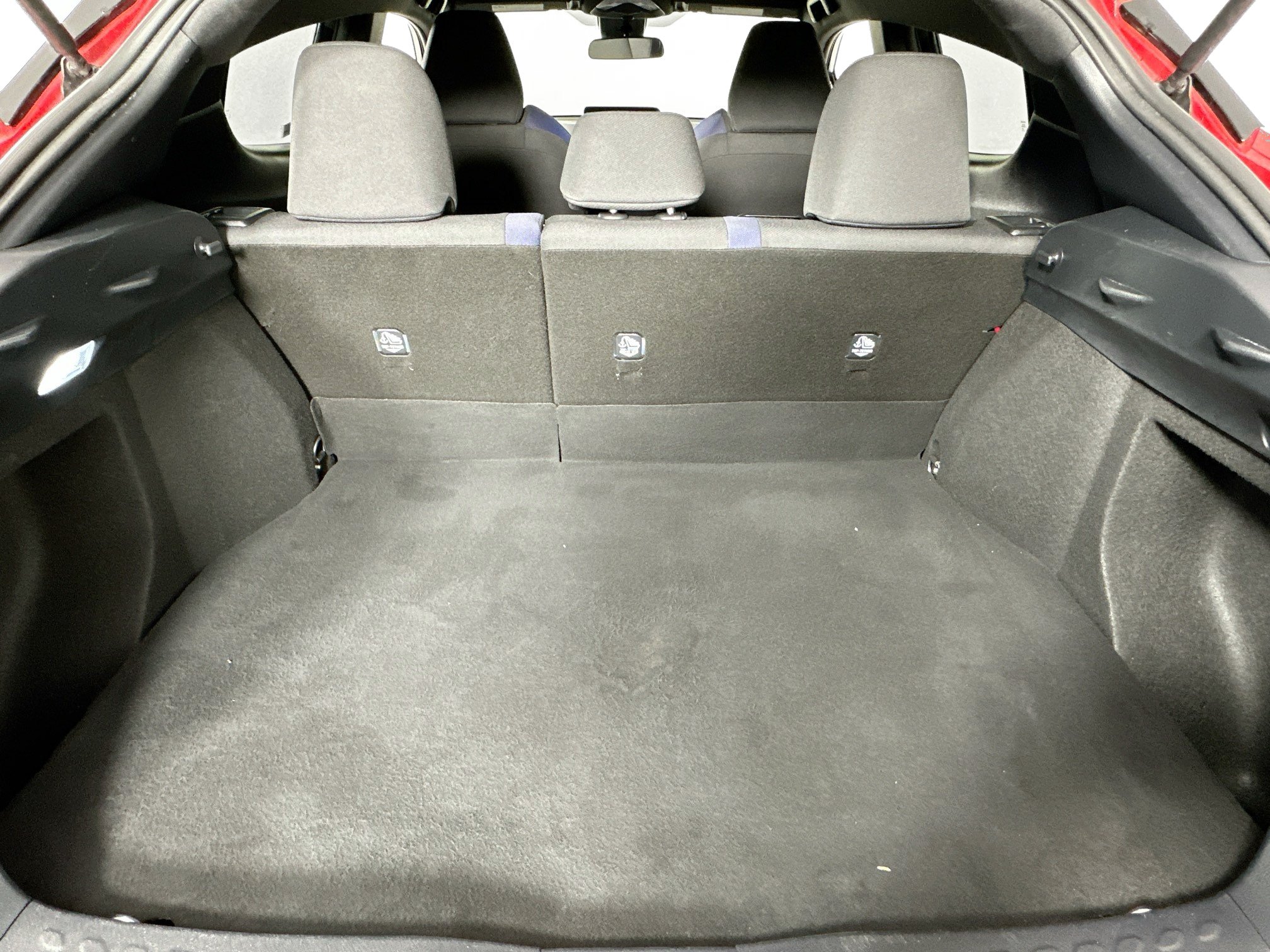 Used 2022 Toyota C-HR XLE FWD image 23