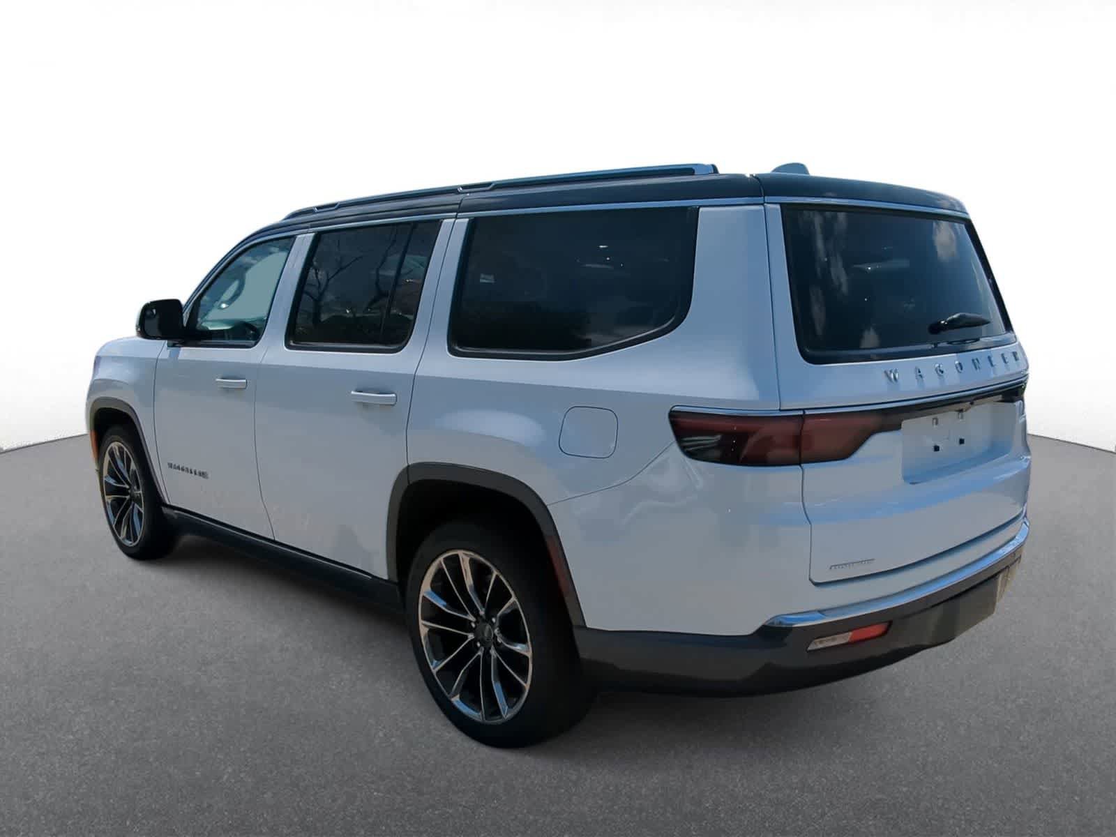 Used 2022 Jeep Wagoneer Series III w/ Premium Group I AWD/4WD image 6