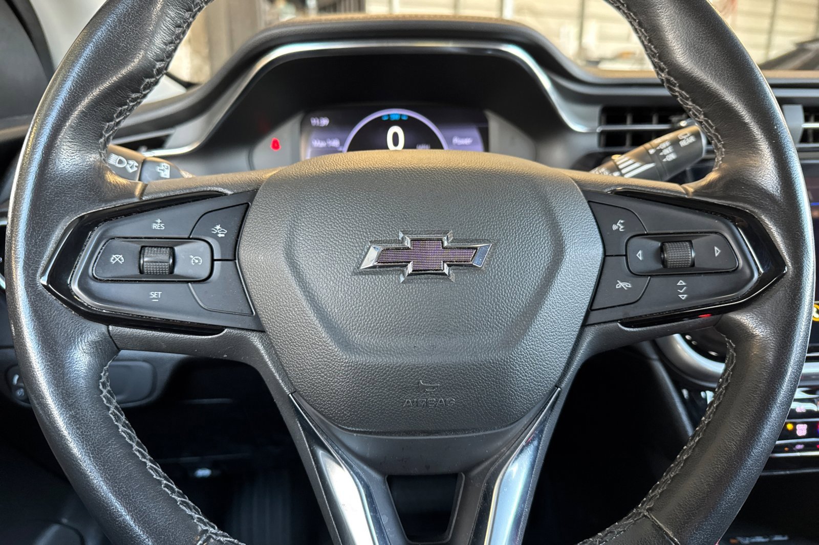 Used 2023 Chevrolet Bolt EUV LT w/ Comfort Package image 31