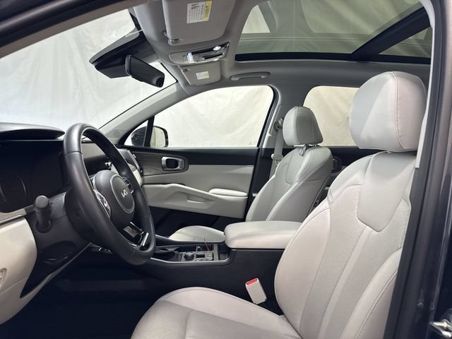Used 2023 Kia Sorento EX w/ Panoramic Sunroof Package FWD image 11