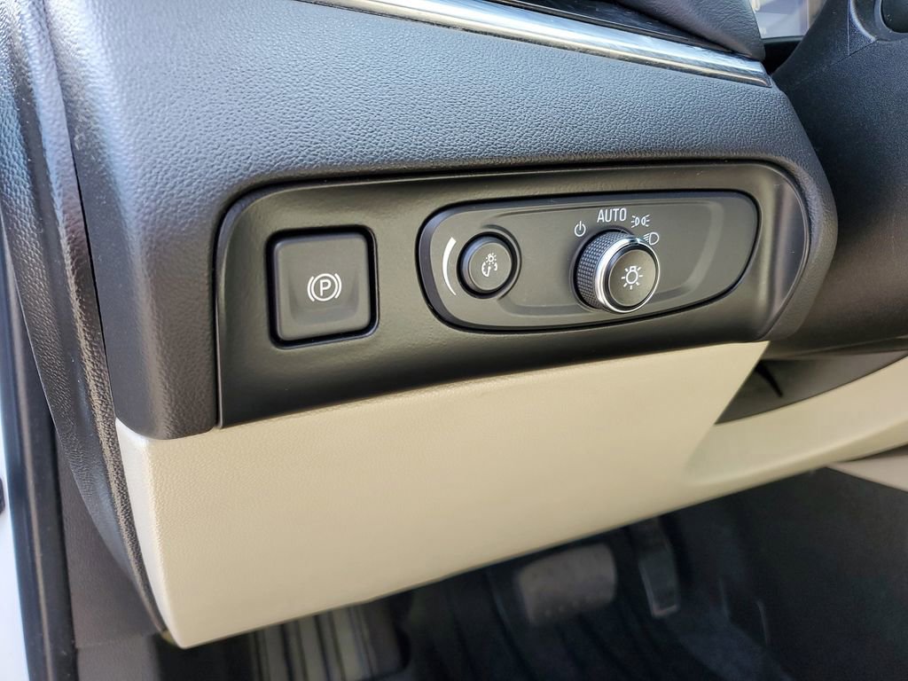 Used 2021 Buick Enclave Essence w/ Trailering Package, 5000 lbs. image 9