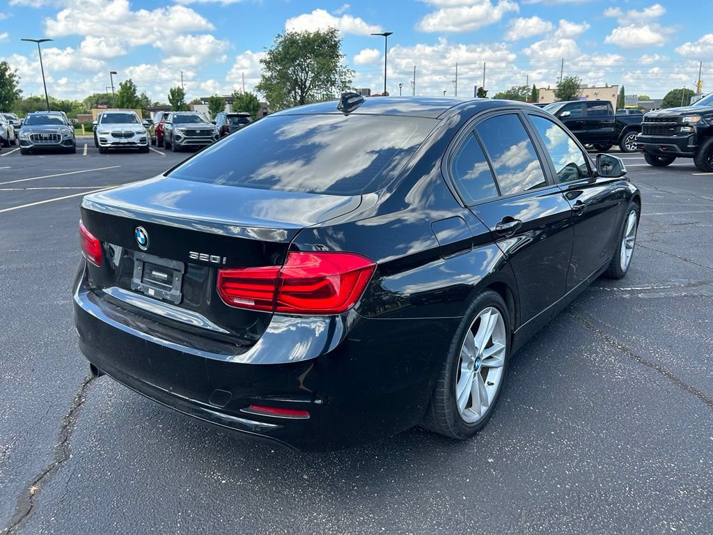Used 2018 BMW 320i Sedan RWD image 9