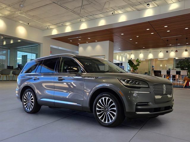 Used 2023 Lincoln Aviator Reserve AWD/4WD image 5