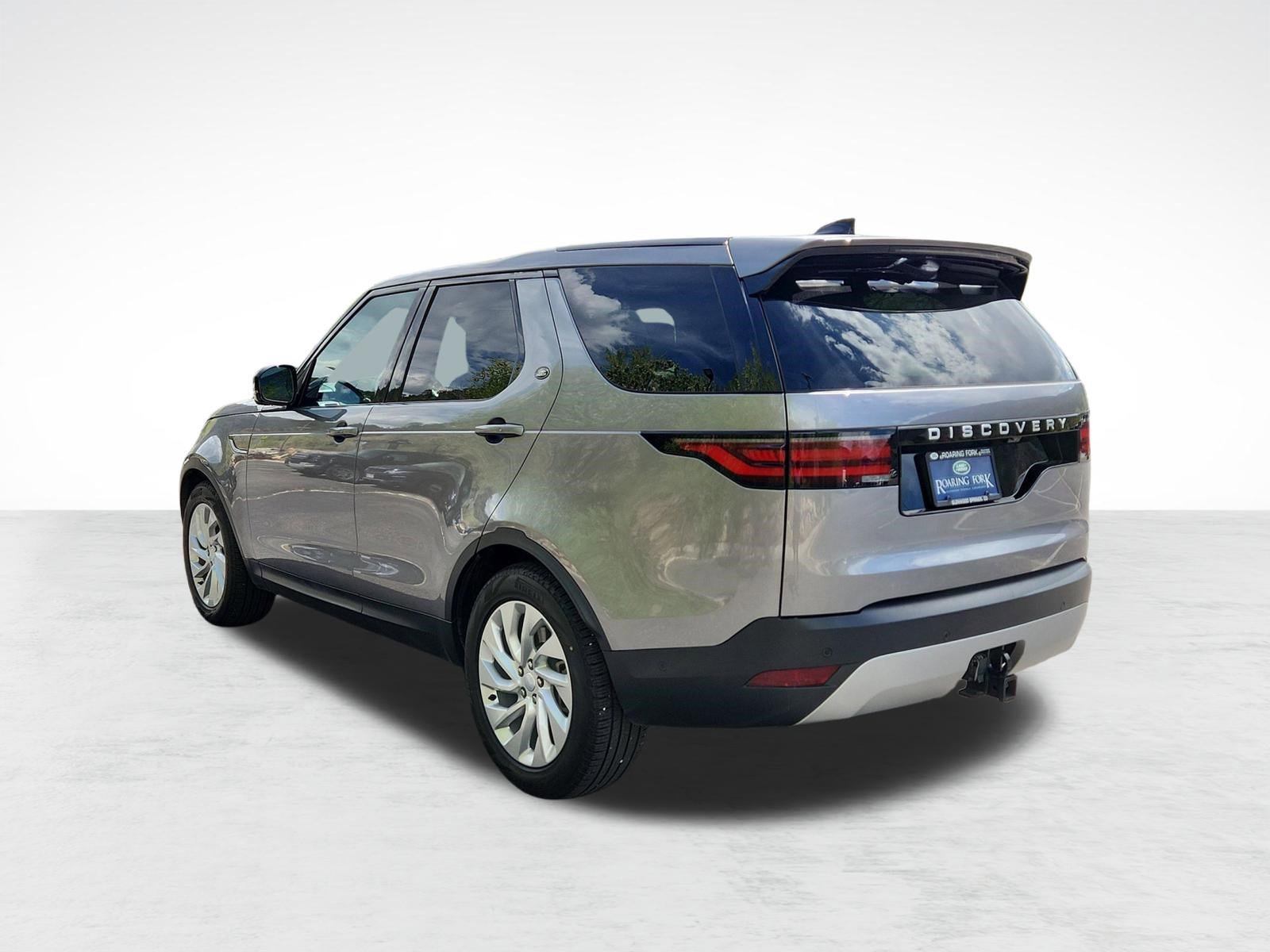 Certified 2025 Land Rover Discovery S image 3