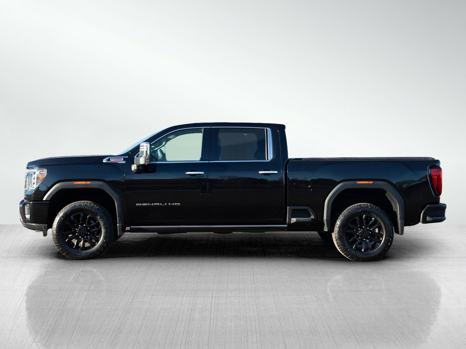 Used 2022 GMC Sierra 3500 Denali w/ Denali Black Diamond Edition image 2