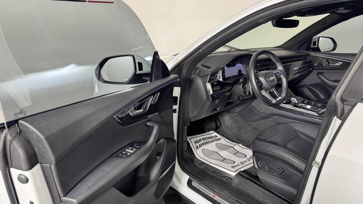 Used 2020 Audi Q8 Premium Plus w/ Premium Plus Package AWD/4WD image 10