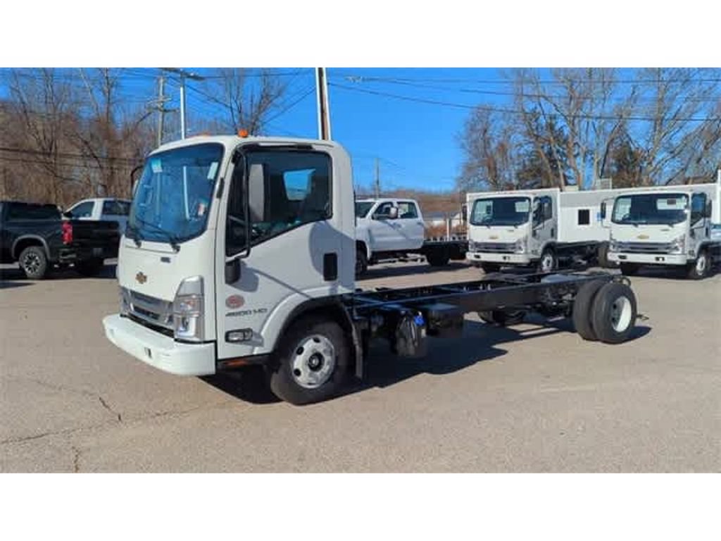 Used 2024 Chevrolet Low Cab Forward 4500 XD RWD image 4