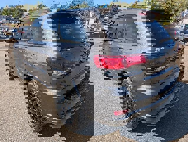 Used 2021 Jeep Grand Cherokee Laredo X image 6