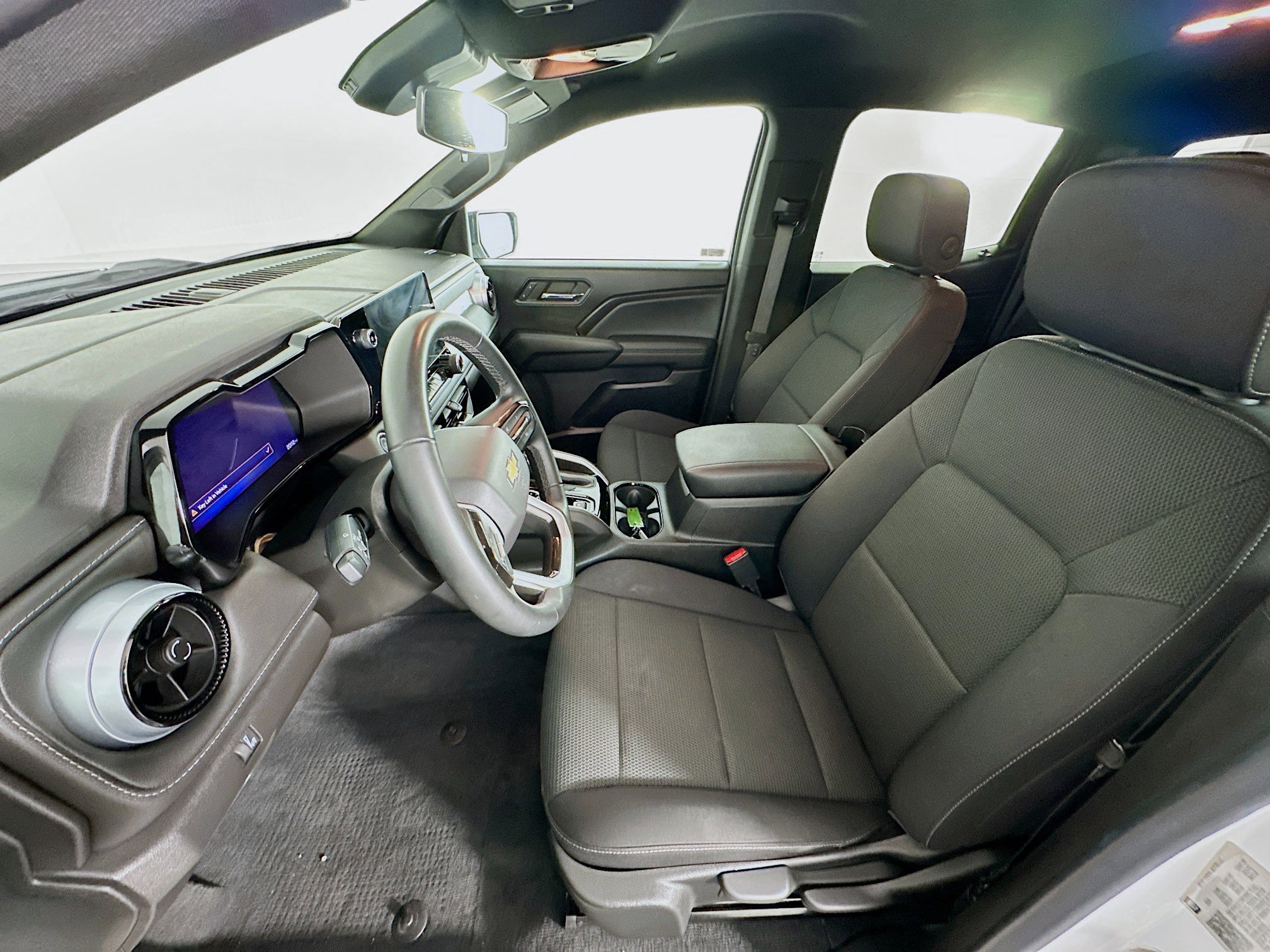 Used 2024 Chevrolet Colorado LT w/ LT Convenience Package image 13