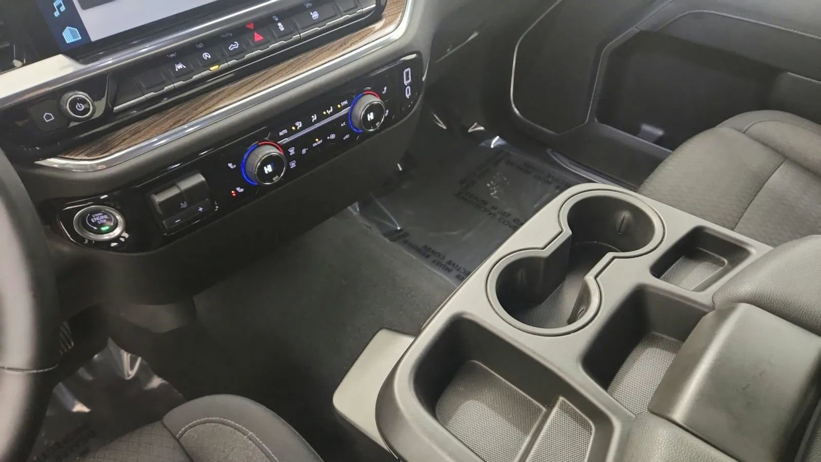 Used 2025 Chevrolet Silverado 1500 LT image 27