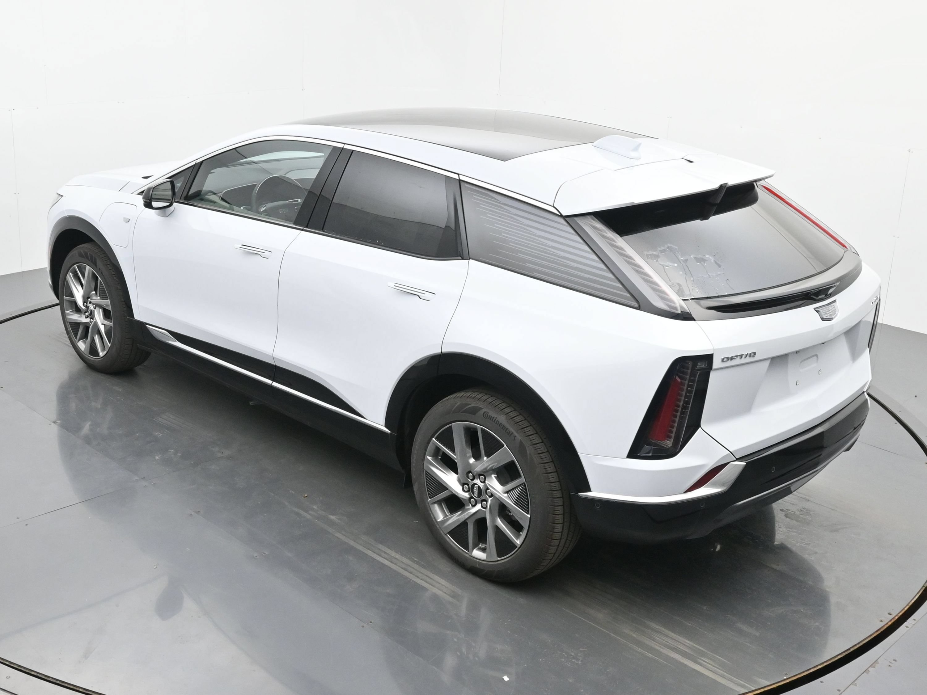 New 2026 Cadillac Optiq Luxury 1 w/ LPO, Floor Liner Package AWD/4WD image 25