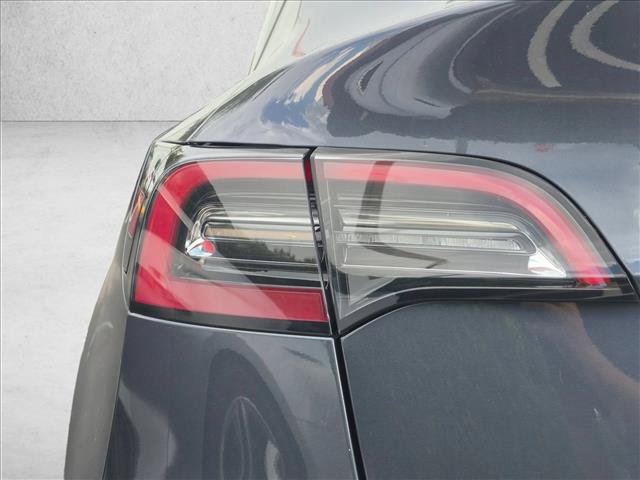Used 2022 Tesla Model Y Long Range AWD/4WD image 13