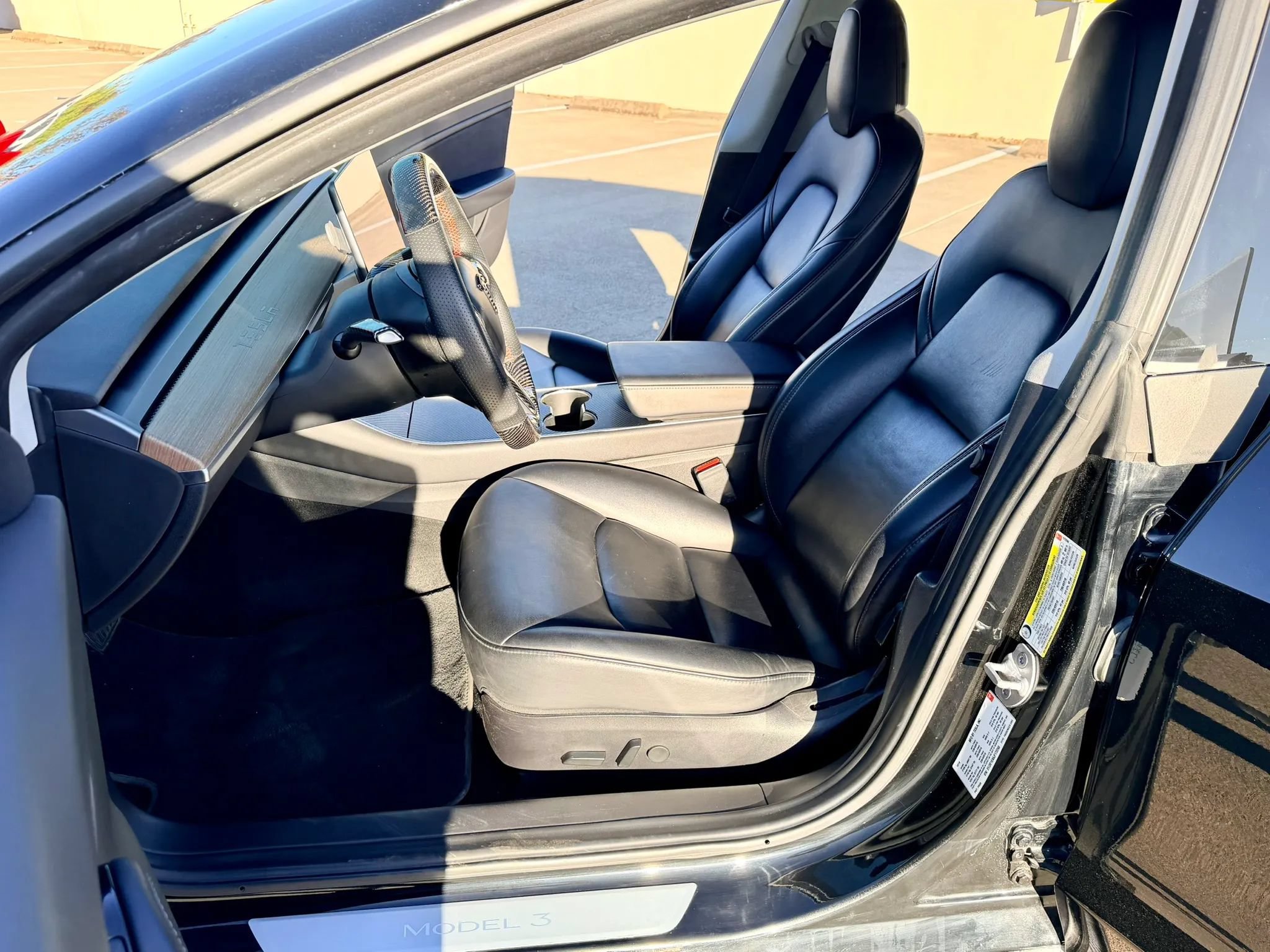 Used 2018 Tesla Model 3 Mid Range RWD image 31