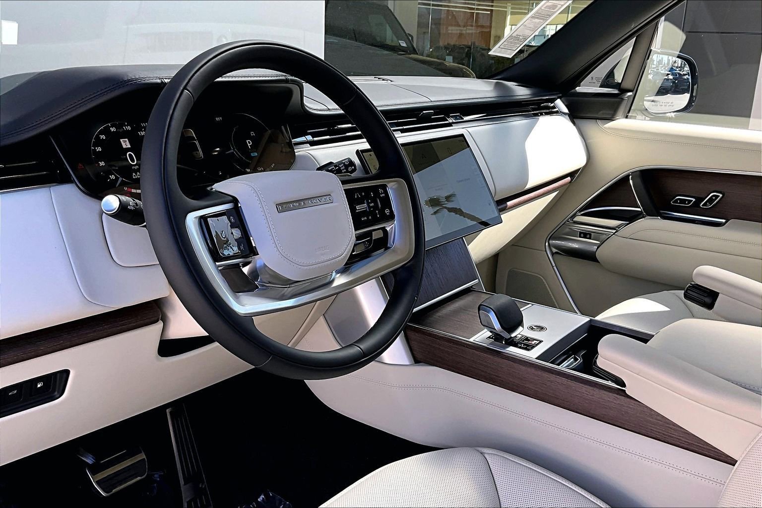 New 2026 Land Rover Range Rover SE image 6
