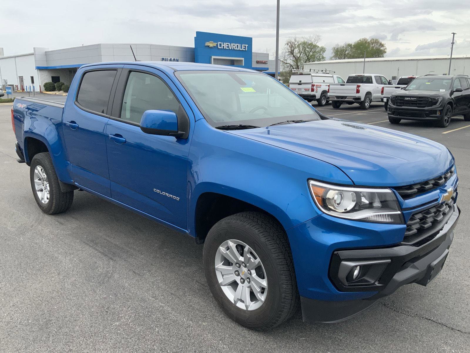Used 2022 Chevrolet Colorado LT w/ Luxury Package image 2