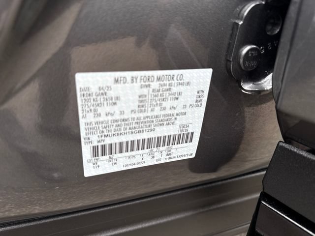 Used 2025 Ford Explorer ST-Line w/ ST-Line Street Pack AWD/4WD image 28