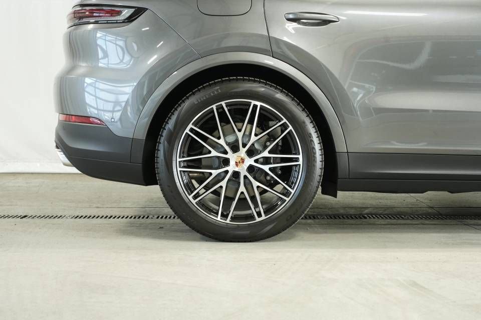 New 2025 Porsche Cayenne E-Hybrid AWD/4WD image 41