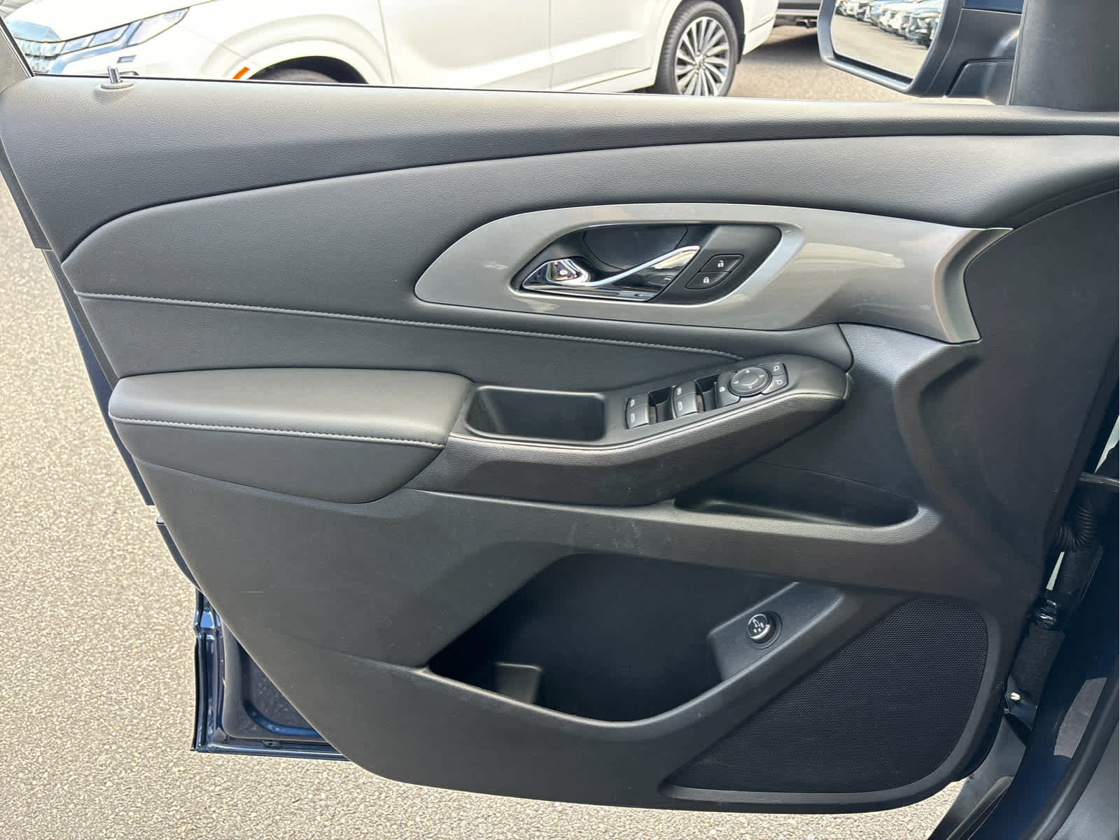 Certified 2023 Chevrolet Traverse LT FWD image 21