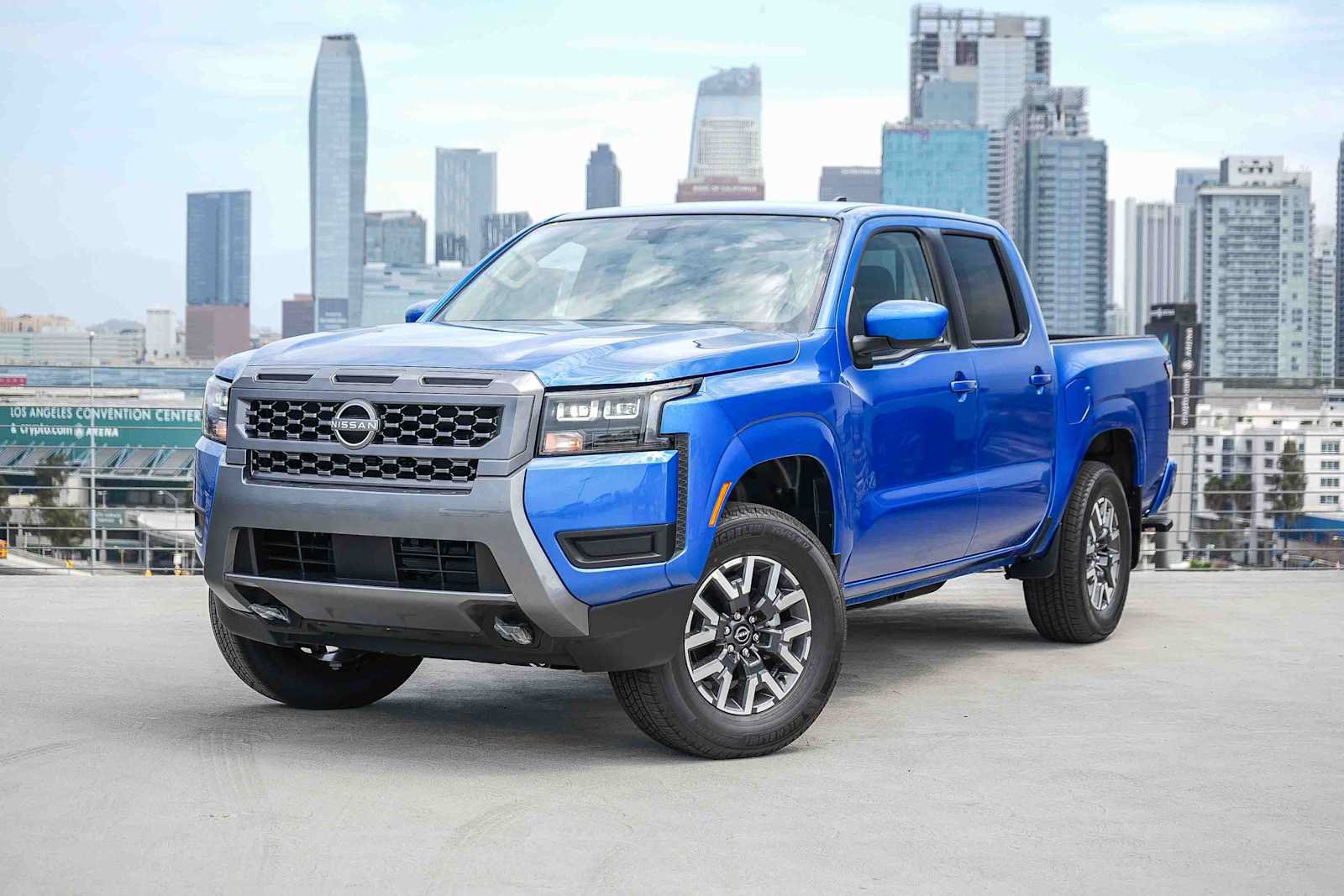 New 2026 Nissan Frontier SV w/ Tow Package AWD/4WD image 1