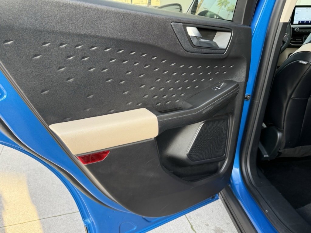 Used 2020 Ford Escape SEL image 25