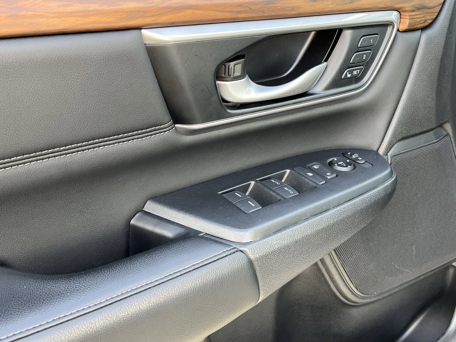 Used 2022 Honda CR-V Touring image 15