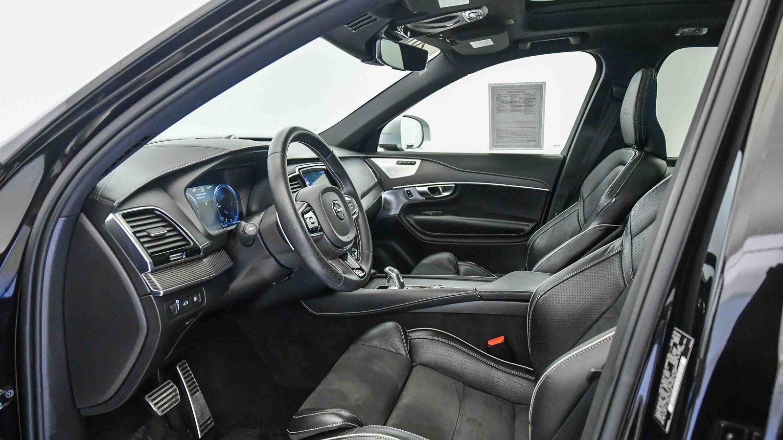 Used 2019 Volvo XC90 T8 R-Design w/ Advanced Package image 23