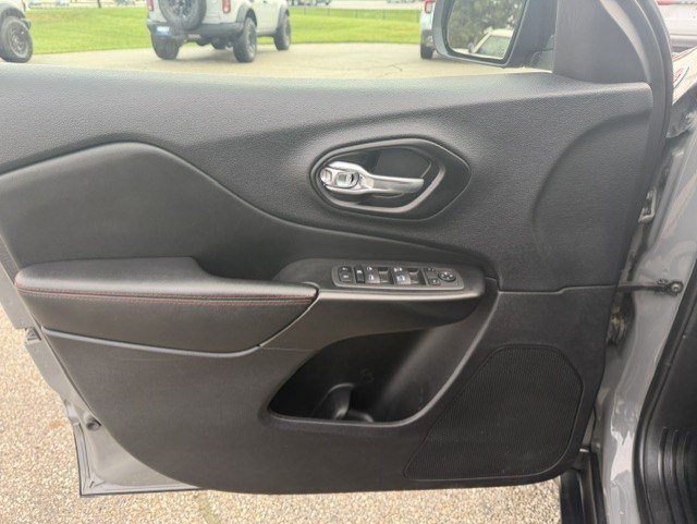 Used 2022 Jeep Cherokee Trailhawk w/ Sound & Nav Group AWD/4WD image 11