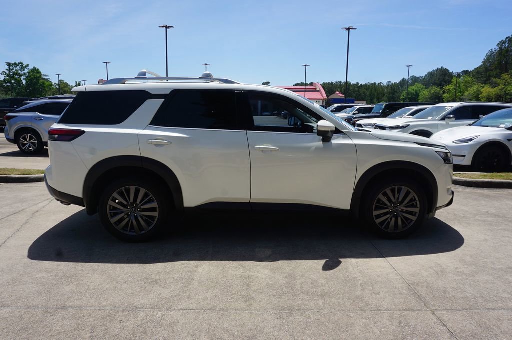 Used 2024 Nissan Pathfinder SL w/ SL Premium Package FWD image 26