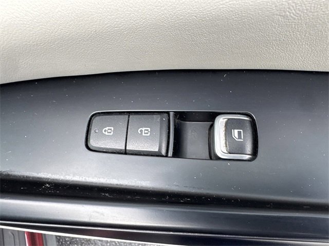 Used 2024 Kia Carnival LX image 30