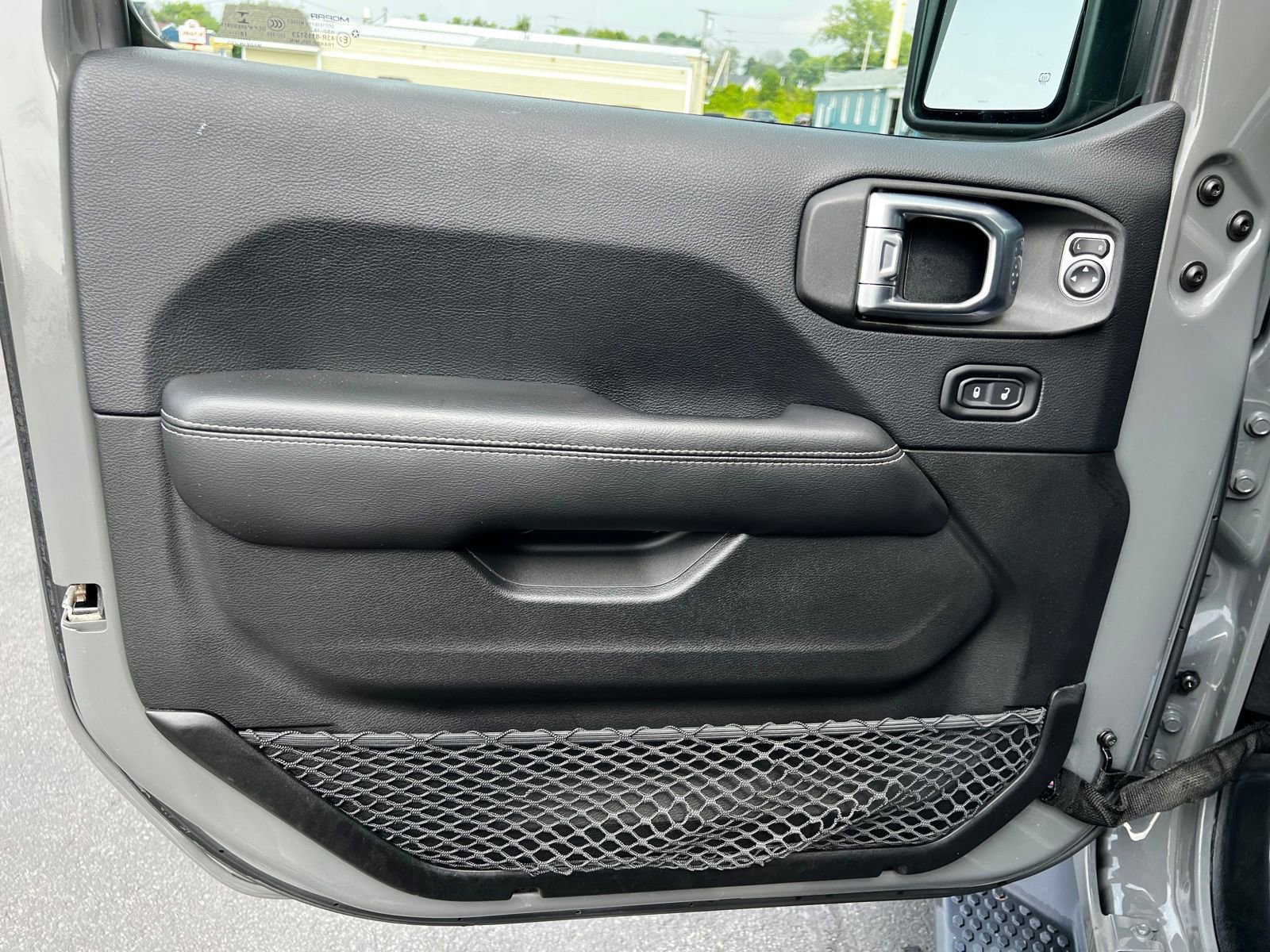 Used 2018 Jeep Wrangler Unlimited Sahara image 11