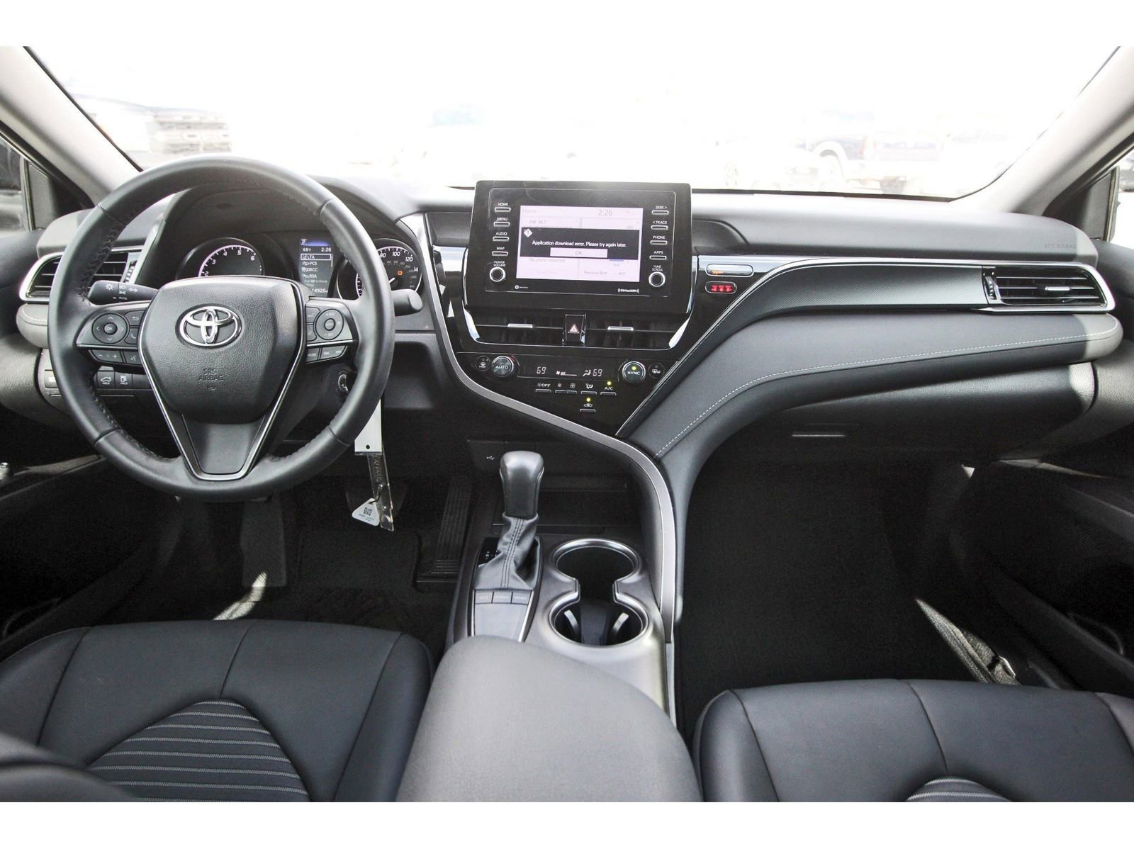 Used 2024 Toyota Camry SE image 11