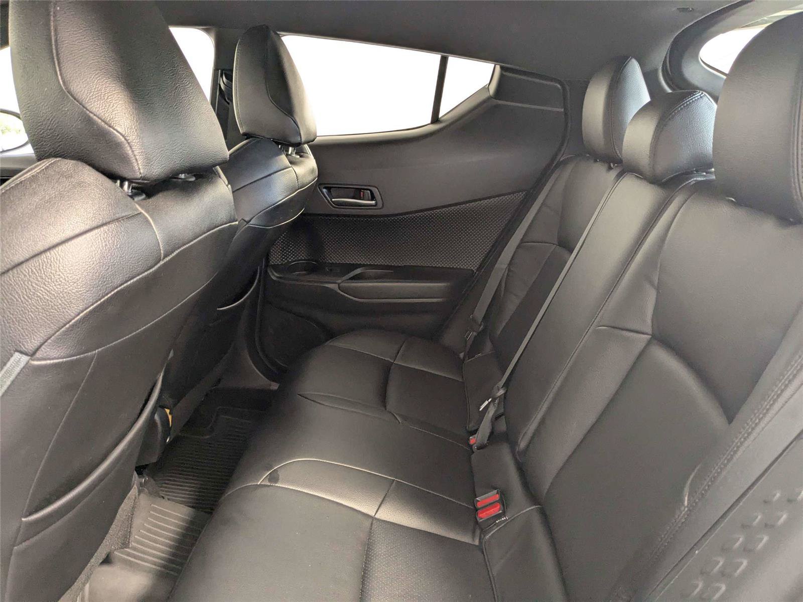 Used 2020 Toyota C-HR XLE FWD image 34