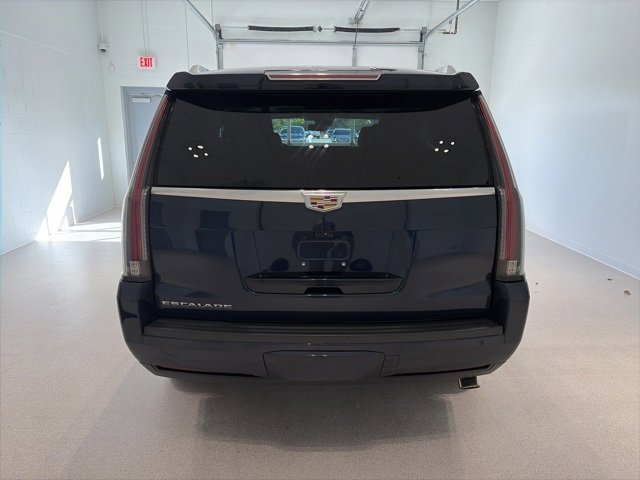 Used 2019 Cadillac Escalade Luxury w/ LPO, Radiant Package image 5