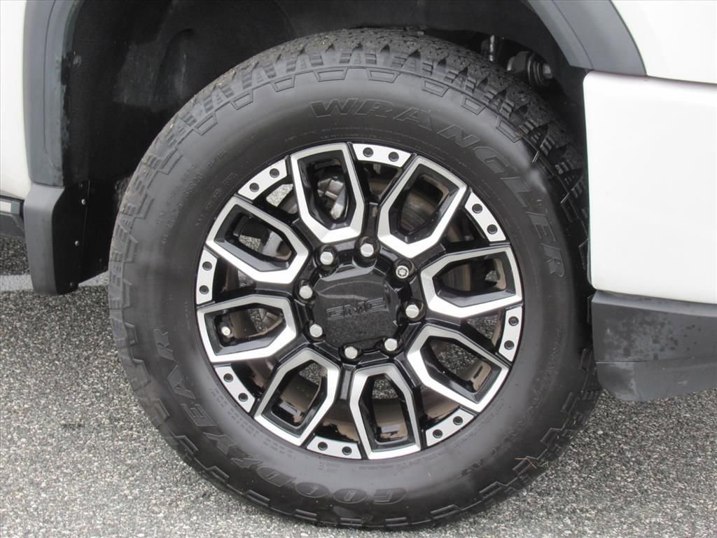 Used 2023 GMC Sierra 2500 Denali w/ Denali Ultimate Package image 10