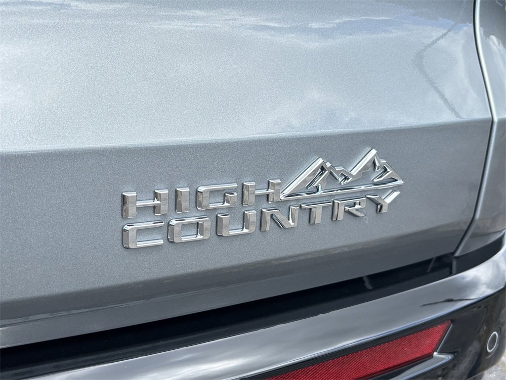 New 2026 Chevrolet Traverse High Country w/ LPO, Floor Liner Package image 9