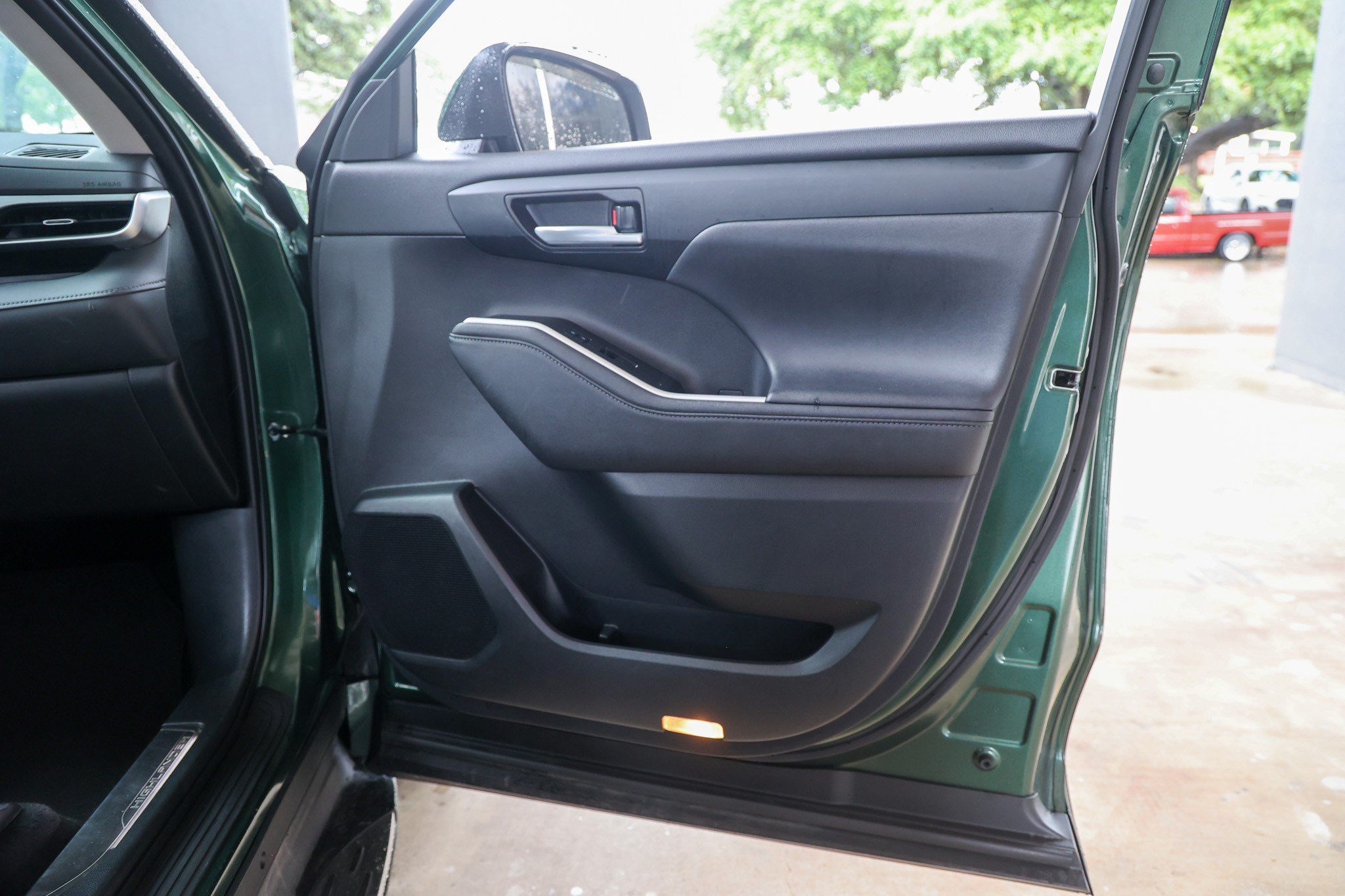 Used 2023 Toyota Highlander XLE FWD image 58