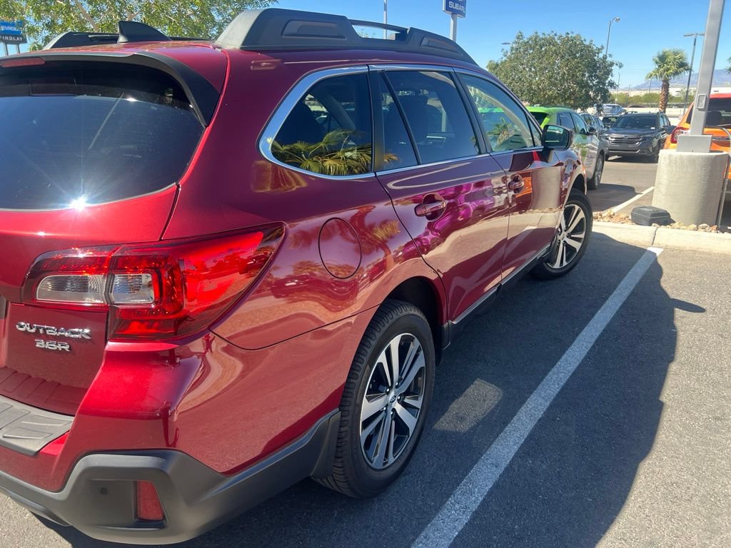 Used 2018 Subaru Outback 3.6R Limited AWD/4WD image 7
