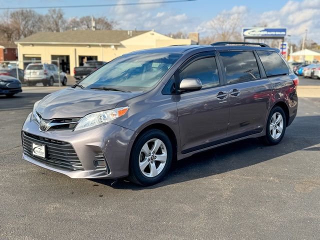 Used 2020 Toyota Sienna LE image 3
