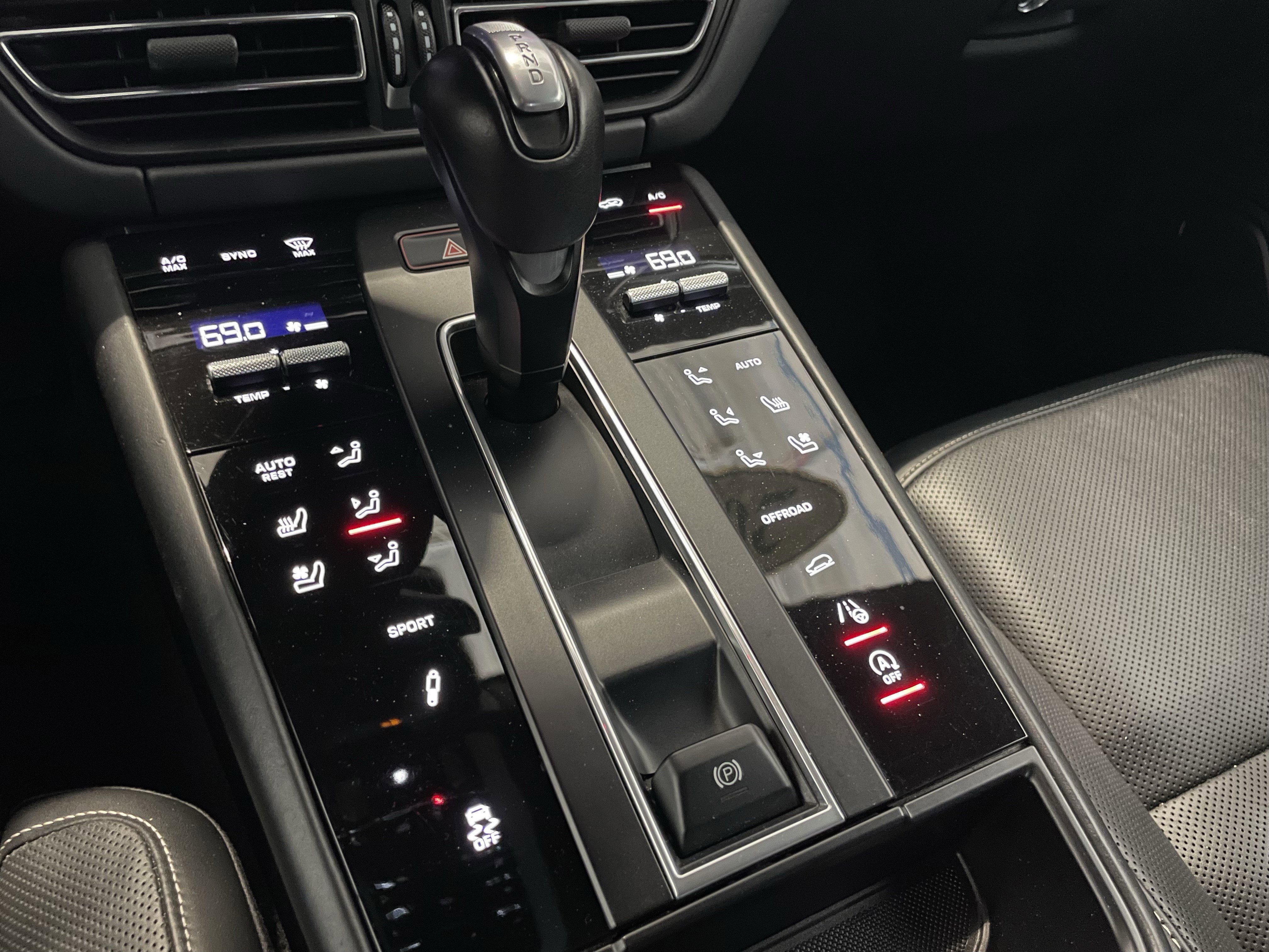 Used 2023 Porsche Macan S w/ Premium Package Plus image 20